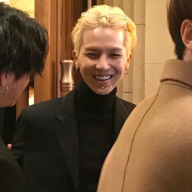 lq pics of mino looking amazing and ofc.... glowing