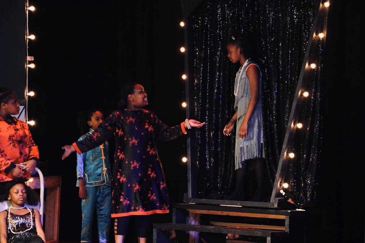 TheatreThompson's tweet photo. Pics from our 2019 Fall Musical 
Thoroughly Modern Millie Jr!
#MusicalTheatre #BroadwayAtThompson 
@Thompsonhisd @brame_manuel @SamuelBrazielSr https://t.co/D1aAj4uLHn