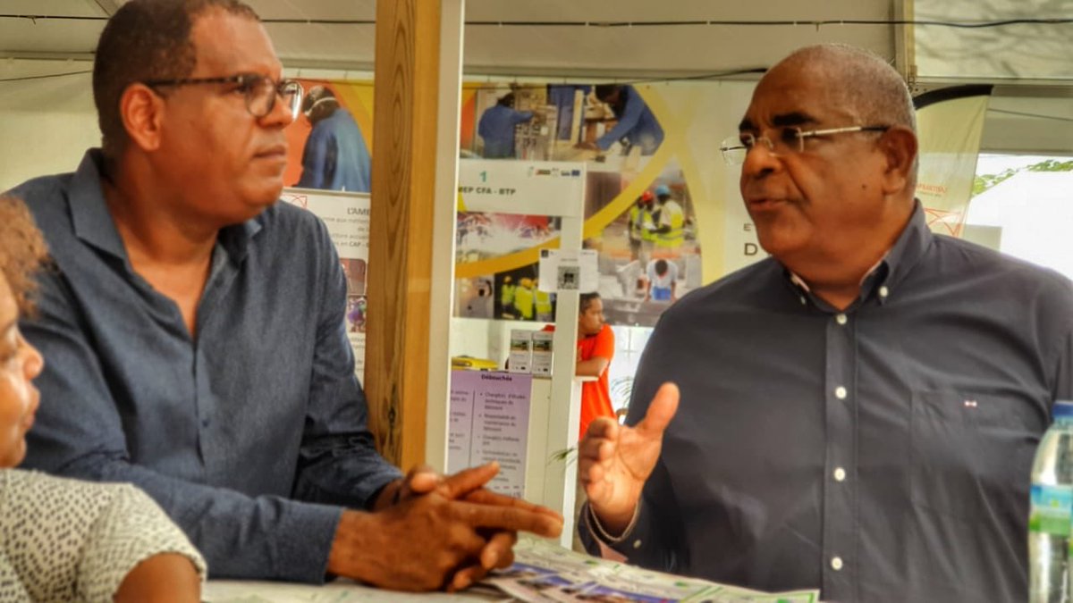 CTM_Martinique's tweet image. #FORMEO 

Le Conseiller Exécutif et le Recteur de l’@acmartinique font le tour des stands