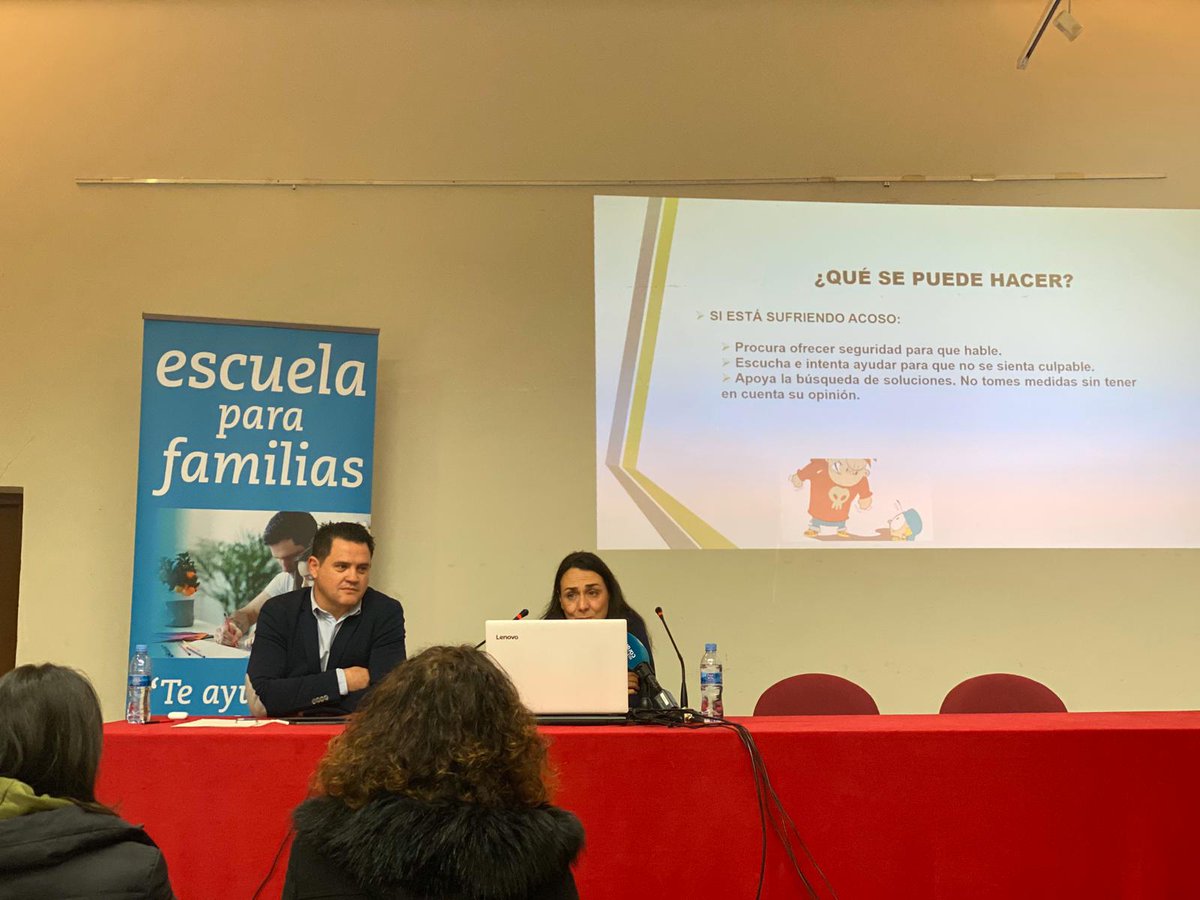 amurcae's tweet photo. Nuestra psicóloga y profesora universitaria Noelia Carbonell, está iniciando los talleres de familias, informando, sensibilizando y dando estrategias, para abordar el Acoso escolar. @Educarm @RmEsperanza @AytodeCaravaca https://t.co/M7Ubw9hT43