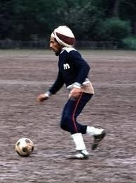 MarshadeCordova's tweet photo. Today would have been Reggae legend Bob Marley’s 75th birthday. 
Bob’s rebel music took him from the slums of Jamaica and made him one the world’s biggest stars. 
Bob spent time in South London in the 70s and would play football in Battersea Park.
RIP https://t.co/9scNHRULGW