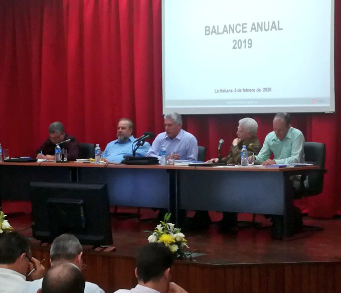 President of Cuba attends annual meeting of Ministry of Energy and Mines. 