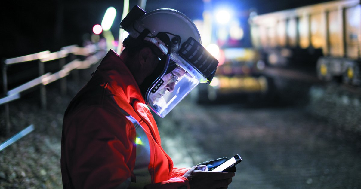 Vpplc_ESS's tweet photo. With 4-in-1 protection, the innovative PowerCap® Infinity® Respirator delivers for the ultimate safety solution. The unit is remarkably user-responsive and reacts accordingly to periods of high respiratory demand: https://t.co/vDg3M46O7L https://t.co/XVXh2I2RqC