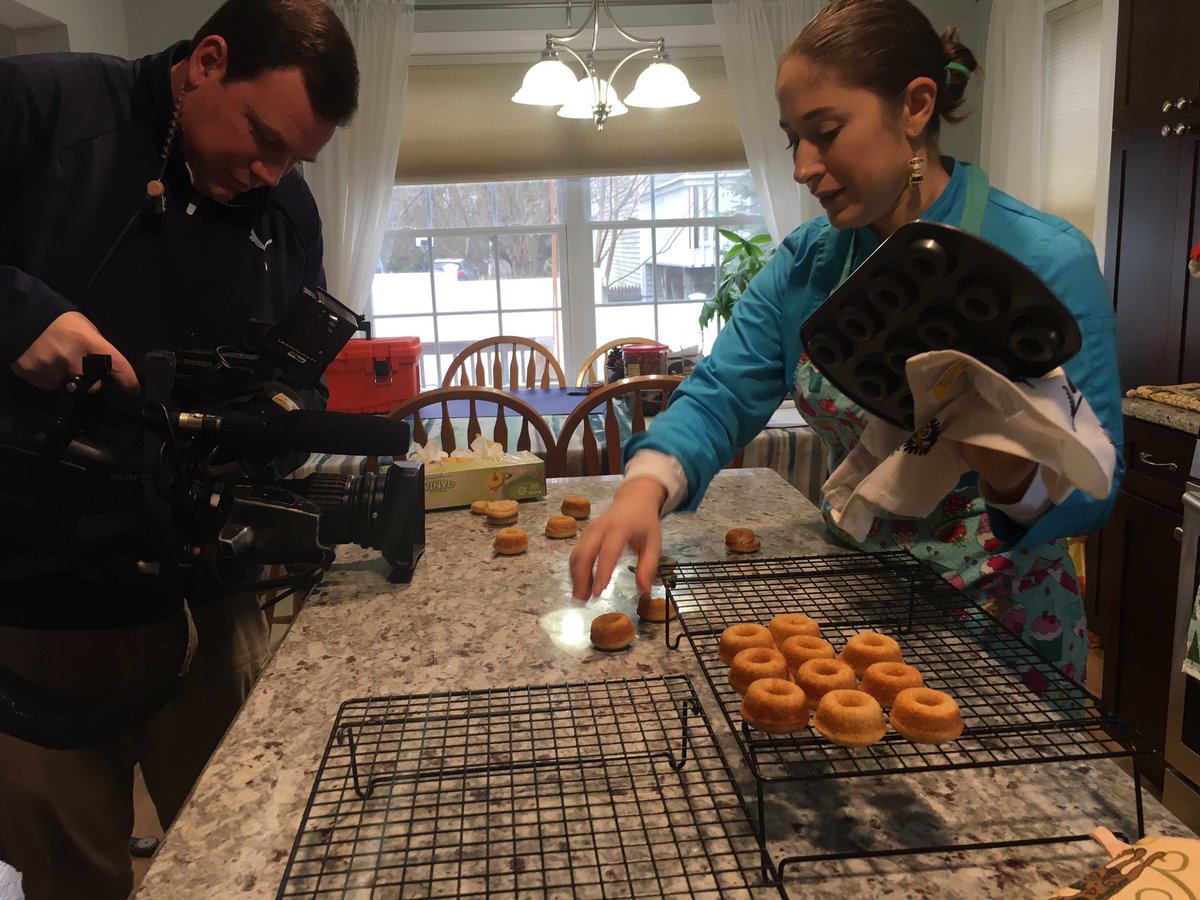 MarissaAlter's tweet photo. Today’s story is definitely a sweet one. Milford’s Adrianna Robles will appear on a new Food Network Show called “The Girl Scout Cookie Championship” later this month. We’ll introduce you to her at 5 on @News12CT! https://t.co/BfvinY0VYH