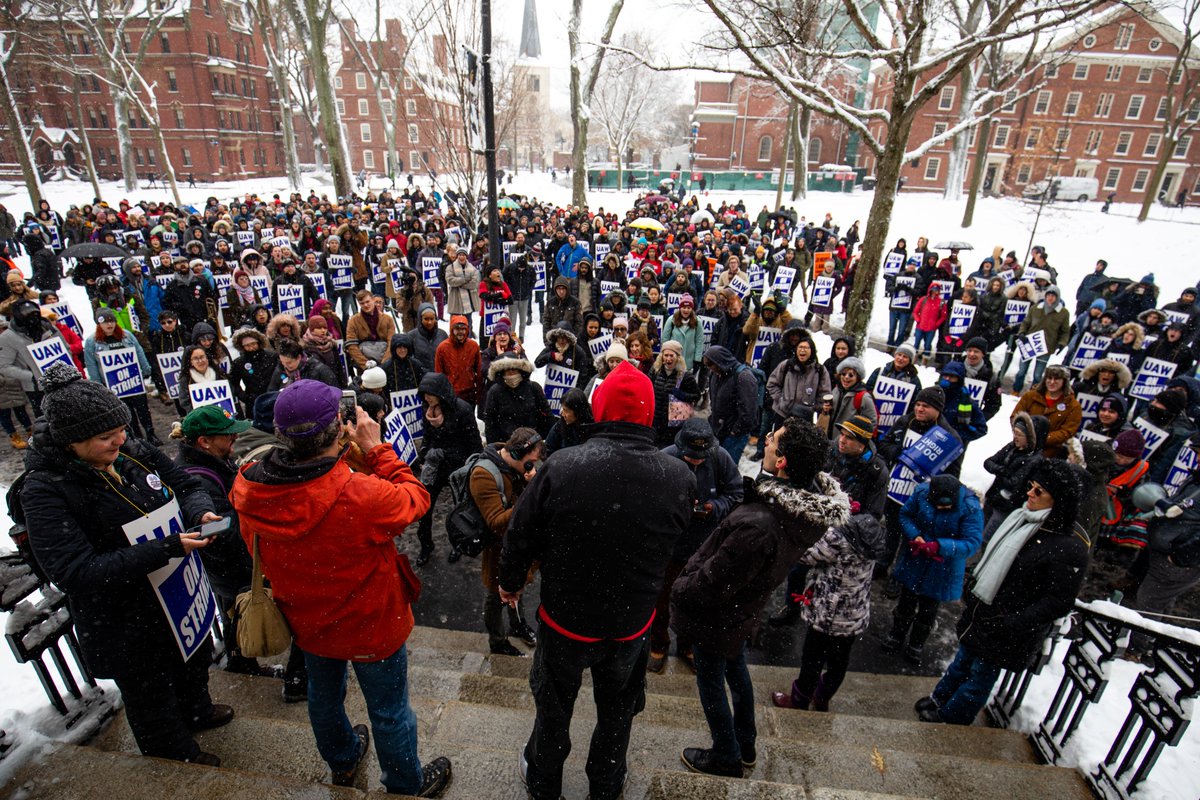 BetterHarvard's tweet photo. #TBT to student workers' strike in December. Our fight hasn’t stopped. Tell @Harvard that student workers need a #ContractNow https://t.co/vAUJTDNTmR