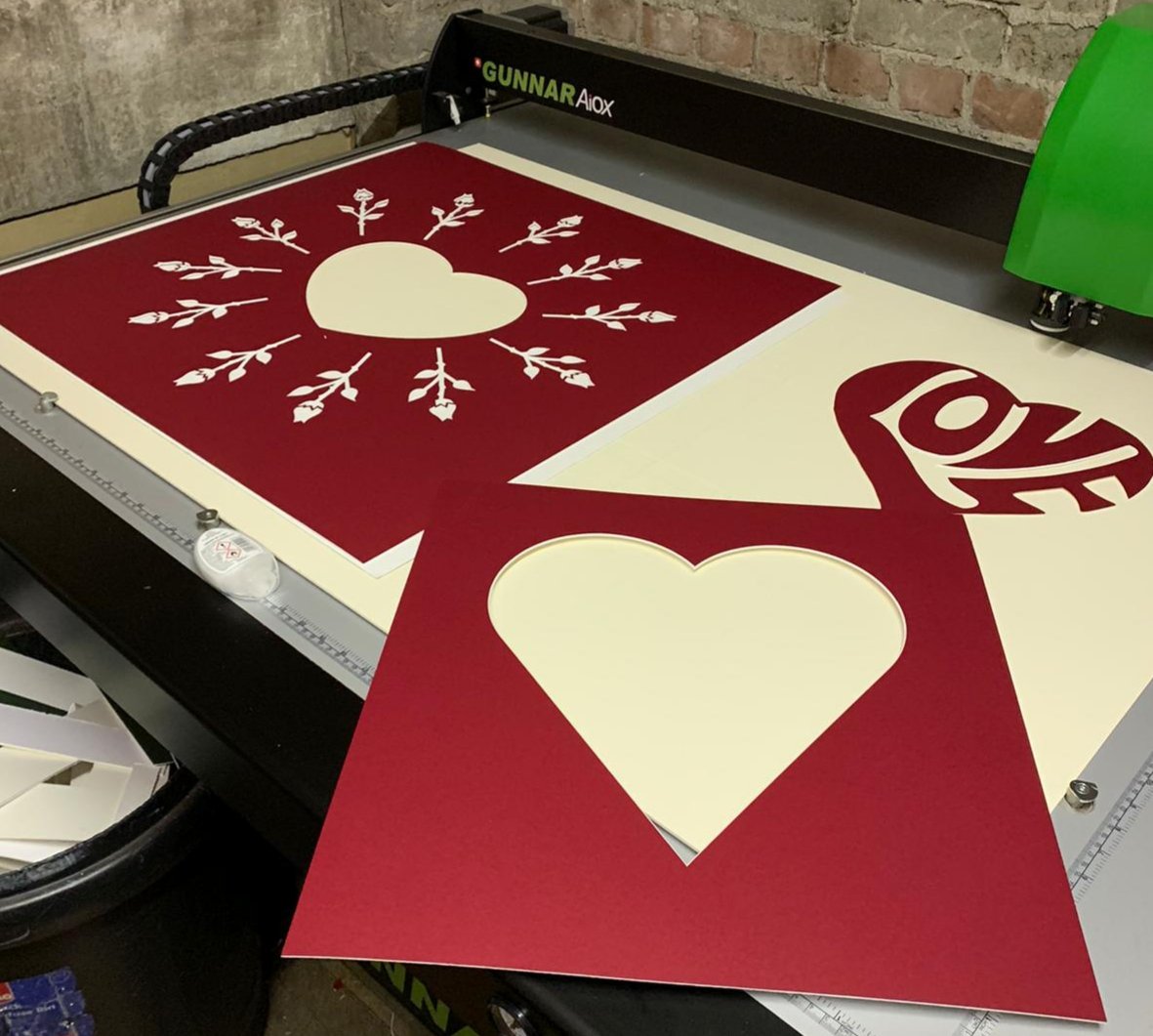 ArtandHomeNI's tweet photo. Love is in the air in Our @ArtandHomeNI Framing Dept!
#ValentinesDay2020 #belfasthour #pictureframing #irishart #artists #mountcutting
#love https://t.co/y6gwYmqs1f
