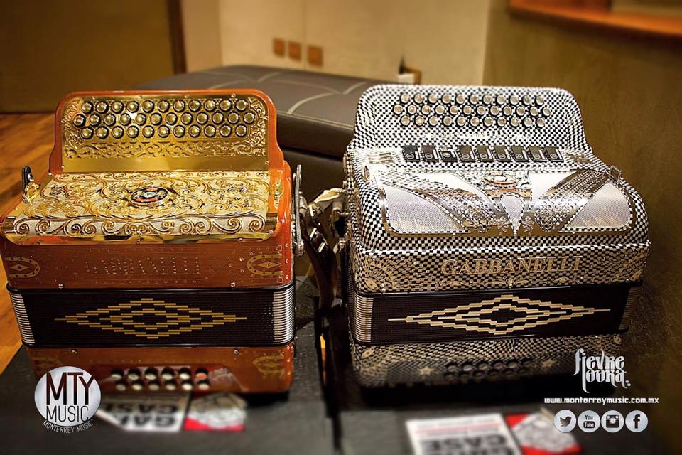 Los juguetitos consentidos que le sacan brillo a la música de la <a href="/fievre_looka/">Fievre Looka</a> en cada presentación 😍 <a href="/MonterreyMusic/">Monterrey Music</a>