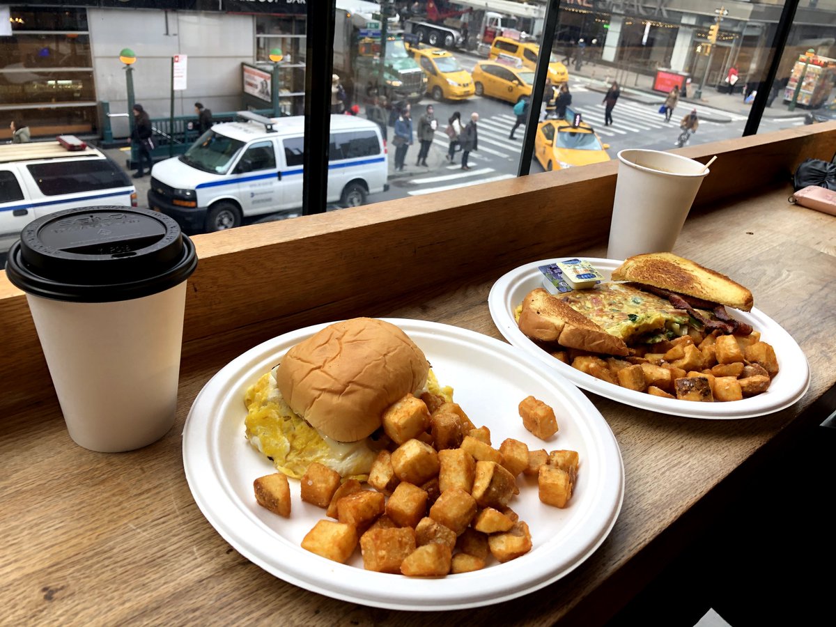 Start your day off right by enjoying a hot coffee and delicious breakfast at City Kitchen! ☕️🍳

📸 : Andreas B