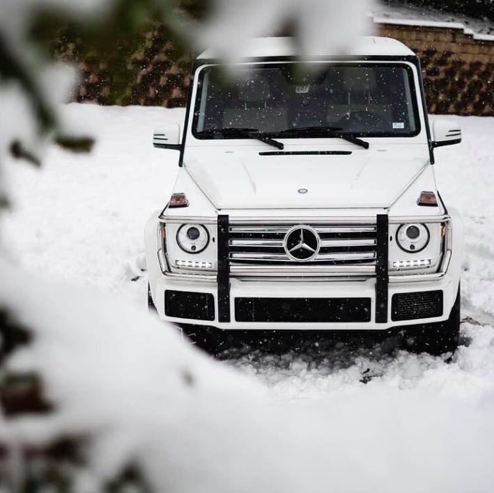 benzelbusch's tweet photo. Power never takes a snow day off. #BenzelBusch #MercedesBenz https://t.co/WpKgjmei66