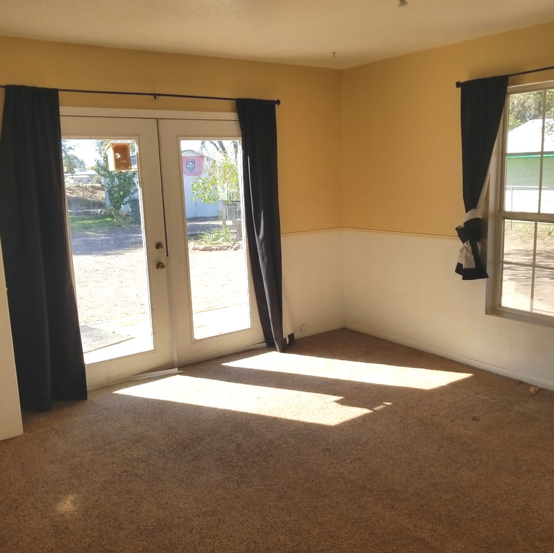 MaddoxMgmt's tweet photo. This two-bedroom Pueblo home in the North Valley features a big fenced yard and plenty of living space. As an added plus, get convenient access to nearby shopping and dining, too! 

https://t.co/OAHuw4oP8Z 

#ForLease #ABQLiving https://t.co/WQzqDShFpW