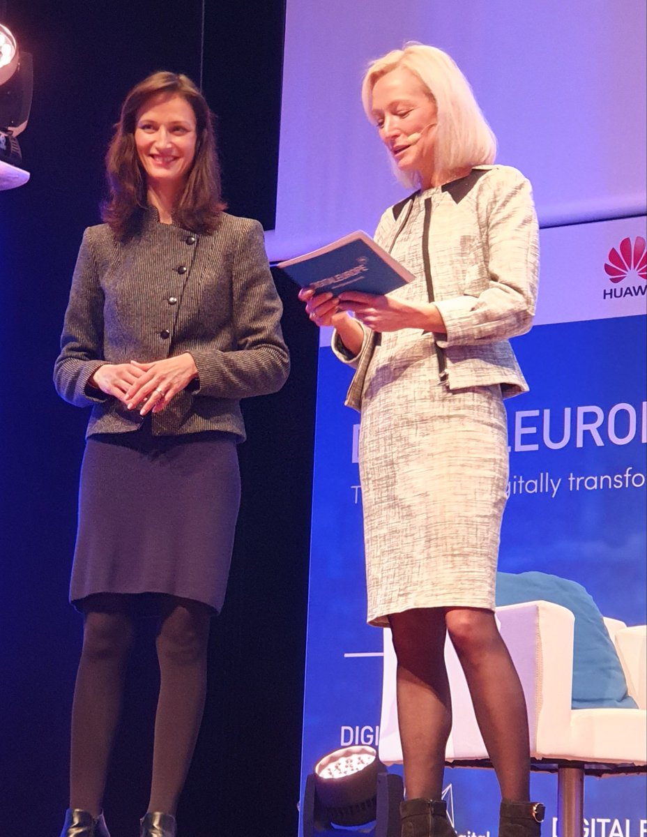 #MoDigital2020 #FutureUnicornAward @GabrielMariya Talent is in Europe. We have to find the right moment to finance it. The new program #HorizonEurope, which will follow #Horizon2020, should have a provision of 100 billion € although final amount is still undergoing negociation.