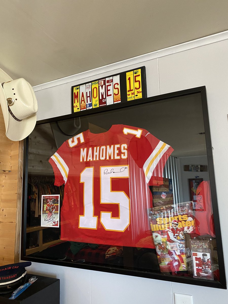 brooke_liebsch's tweet photo. Who has the biggest collection of the #1 QB in the world?? I think it’s me 🤧 gonna keep collecting! #15 @PatrickMahomes @chriscabott @Chiefs @NFL #SuperBowlChamps https://t.co/n0o06o4vyC