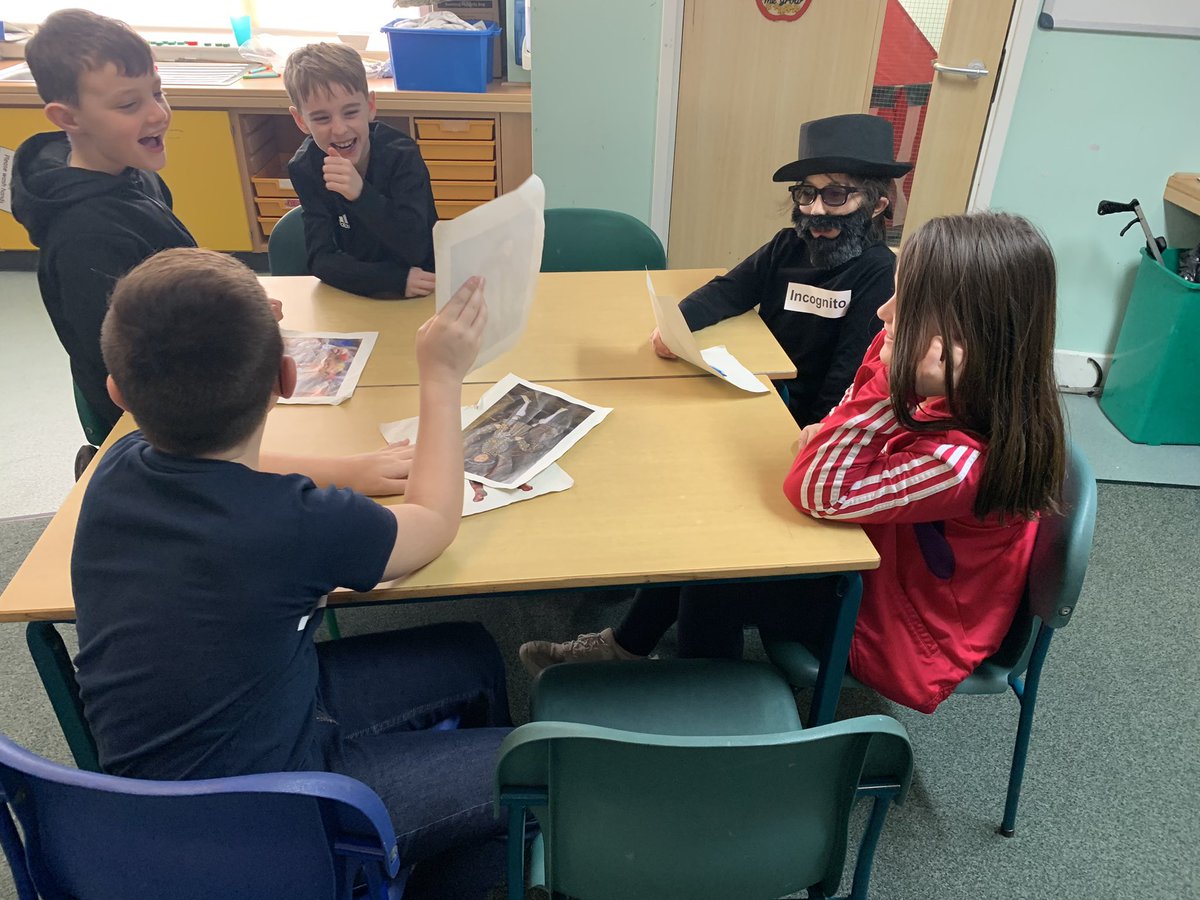 DeanburnPS_P7A's tweet photo. Busy at the Word Carousel this afternoon which was so much fun! #DPSSpeechandLanguage #NoPensDayDPS #WordAware #Comm_nTrust @sarahbodilySLT 👍😀 https://t.co/Twv9ngO2cS