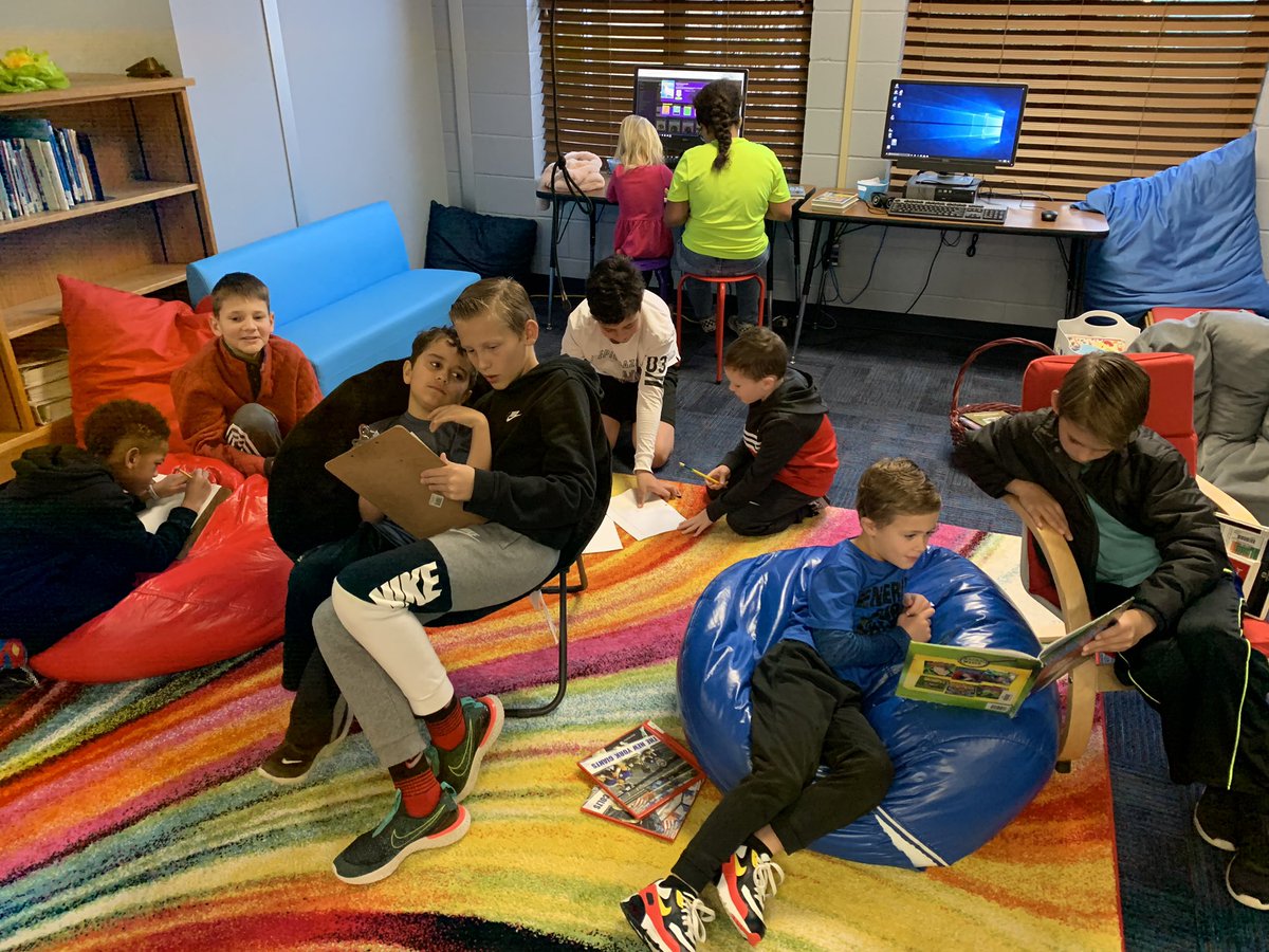 JCPrice331's tweet image. We love to see our Kinder kids collaborating with their 5th grade reading buddies! @FairOaksRanchES