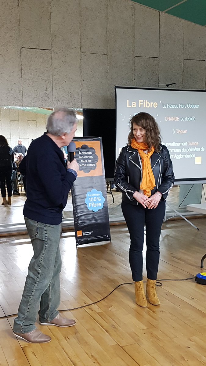 valecapcoz's tweet photo. Réunion publique #fibre #orange à #cleguer https://t.co/1IFvqO3JjN