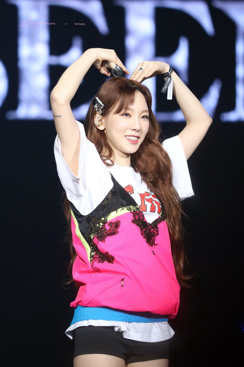 200119 THE UNSEEN
하트 뿅뿅❤️💚💙💜
탱구가 없는 날🤧더 보고 싶다~
#태연 #TAEYEON
-
bit.ly/39dMbWC
bit.ly/2Oys6ma
bit.ly/3bjtSkH
bit.ly/2Uw7f6E