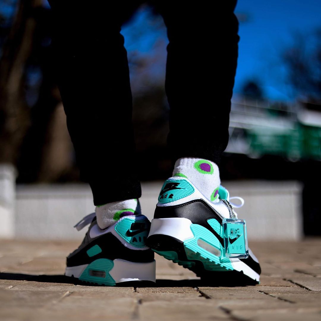 2/7 発売】 ナイキ エア マックス 90 OG “ハイパーターコイズ