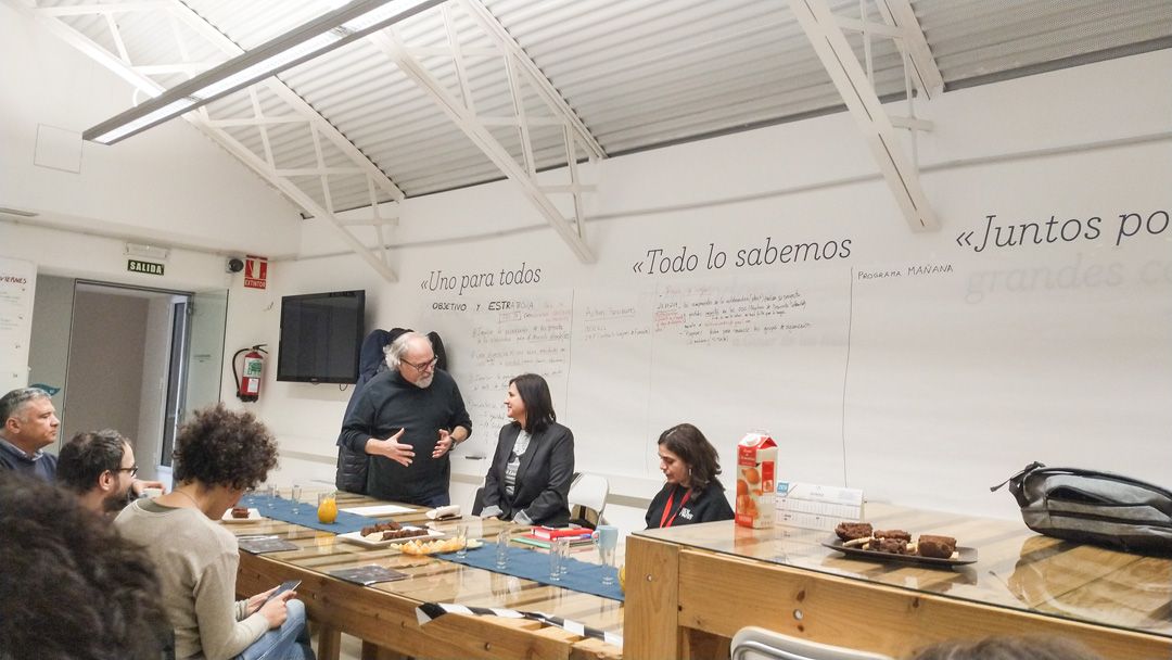 DisenoJulian's tweet photo. Encantado de haber asistido al Cafe Co con Carmen Urbano organizado por @lacolaboradora dentro de @ZGZactiva . 😀 👍 

Como parte de la campaña "Comparte el Secreto" de @aragonalimentos, se busca promocionar los alimentos de Aragón para exportar.

#alimentosdearagon #marketing https://t.co/OuFjr3ved8