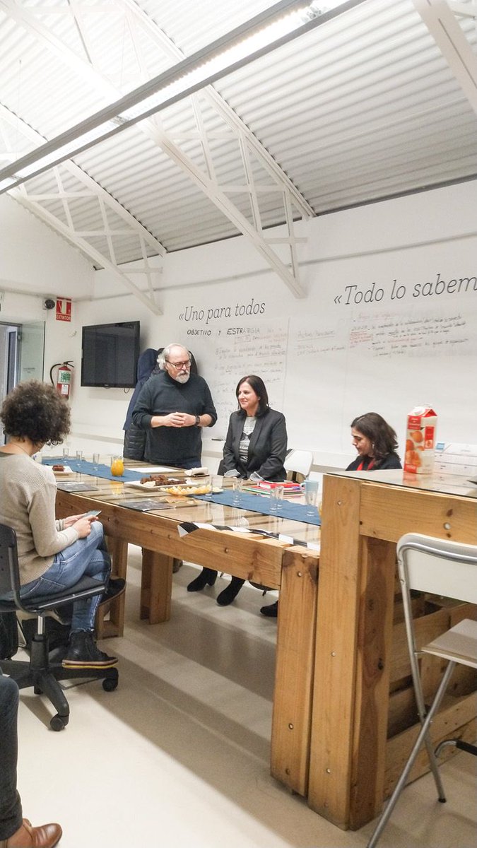 Encantado de haber asistido al Cafe Co con Carmen Urbano organizado por @lacolaboradora dentro de @ZGZactiva . 😀 👍 

Como parte de la campaña 'Comparte el Secreto' de @aragonalimentos, se busca promocionar los alimentos de Aragón para exportar.

#alimentosdearagon #marketing