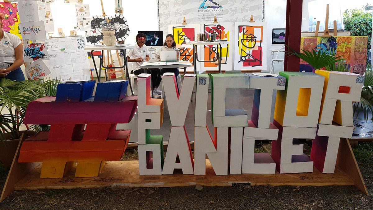 map_concept's tweet photo. Venez découvrir les créations design de nos étudiants de #dnmade graphisme et Espace du @lpovanicet situé au Pôle 8 #FORMEO #Martinique #9720888h #designer #RDVNum20 https://t.co/9fL71NqSCo
