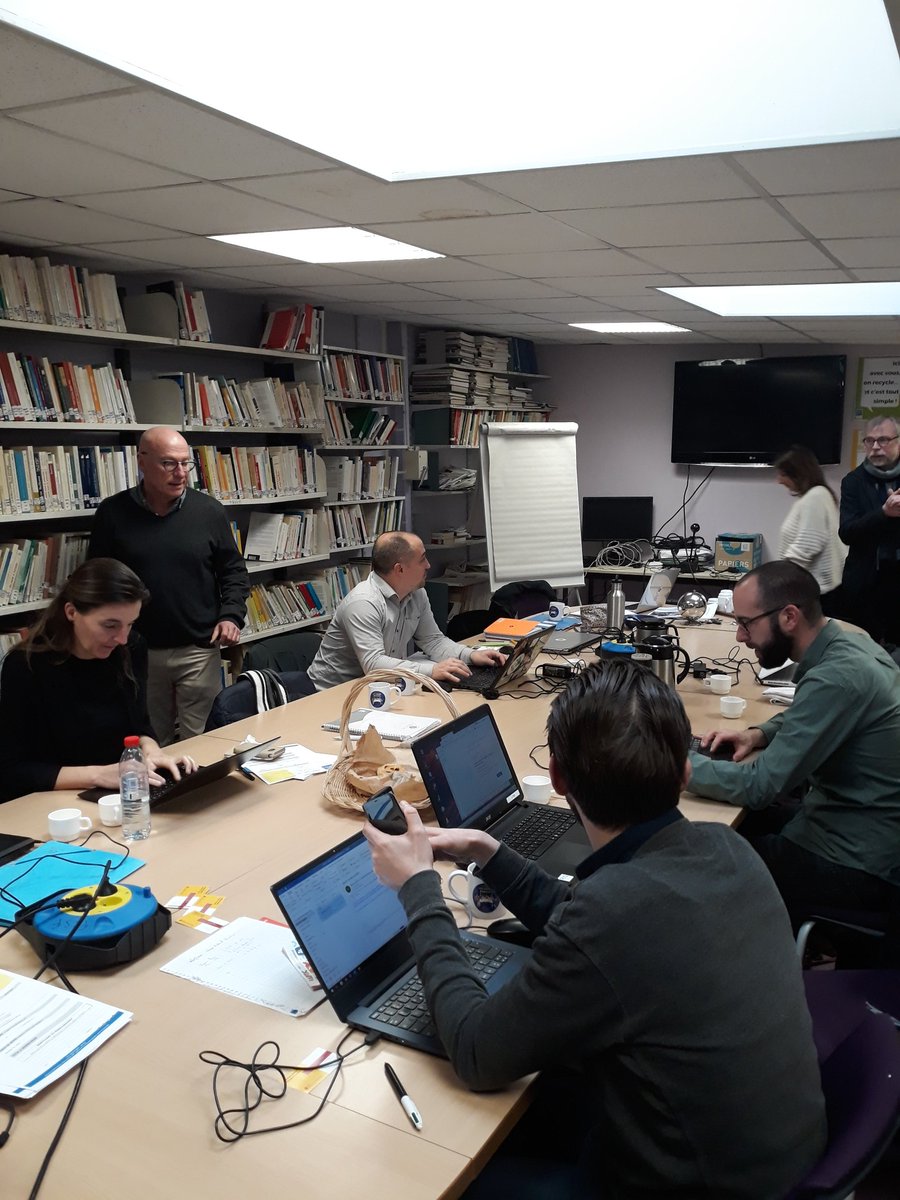 Quartiers Douai 3.0 (@quartiersdouai) on Twitter photo En direct de la fédération nationale des centres sociaux pour poursuivre le chantier numérique <a href="/centresociaux/">Fédération des Centres Sociaux de France (FCSF)</a> <a href="/CSConnectes/">Centres Sociaux Connectés</a> En direct de la fédération nationale des centres sociaux pour poursuivre le chantier numérique <a href="/centresociaux/">Fédération des Centres Sociaux de France (FCSF)</a> <a href="/CSConnectes/">Centres Sociaux Connectés</a>