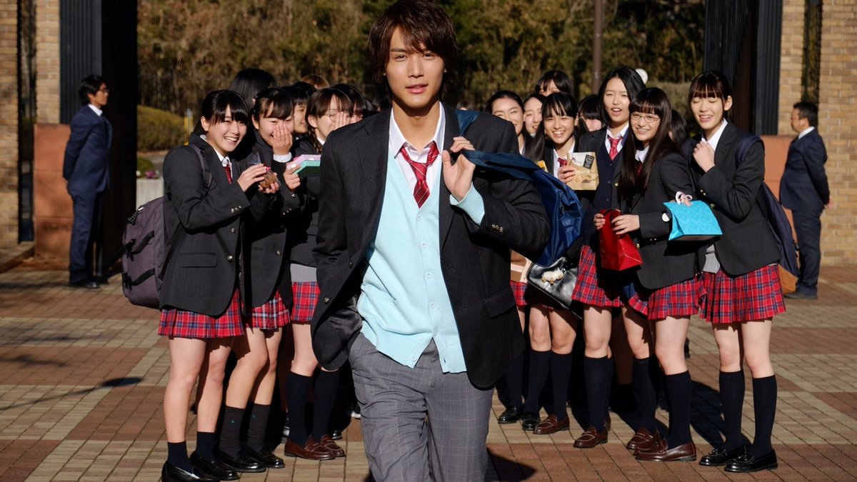 Orient_Paradiso's tweet photo. ¡Que han hecho con mi Noboru!
En ARE YOU READY? HEY YOU GIRL! (2018), #NoboruIguchi evita todos sus tics (excepto las colegialas, claro) para hacer un film comercialoide adolescente de amoríos. El film, por suerte, se hace muy entrañable, divertido y pasa en un suspiro. #japan https://t.co/mHVm8RINcb