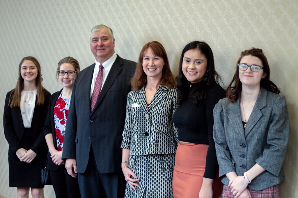 GardnerOhioACTE's tweet photo. #CareerTechOhio Presidential Scholars and Speaker @HouseholderOH Thanks @JayEdwardsOhio for attending our event ! https://t.co/nxGIFS8nAy