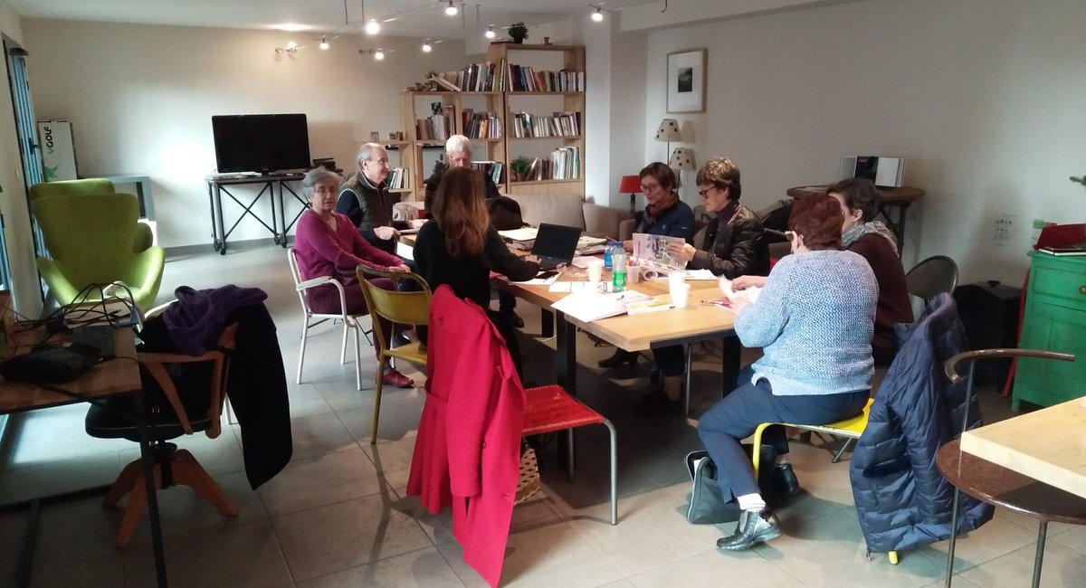 TomR_ANCV's tweet photo. Matinée de travail passionnante à Paris avec les bénévoles et salariés de @HabitatetHumani IDF, mouvement partenaire de l'@ANCVacances, au sujet des vacances : pourquoi aider au départ en vacances ? Avec quels outils ? Quels sont les freins rencontrés ?
#ANCV #VacancesPourTous https://t.co/7sR86235dd