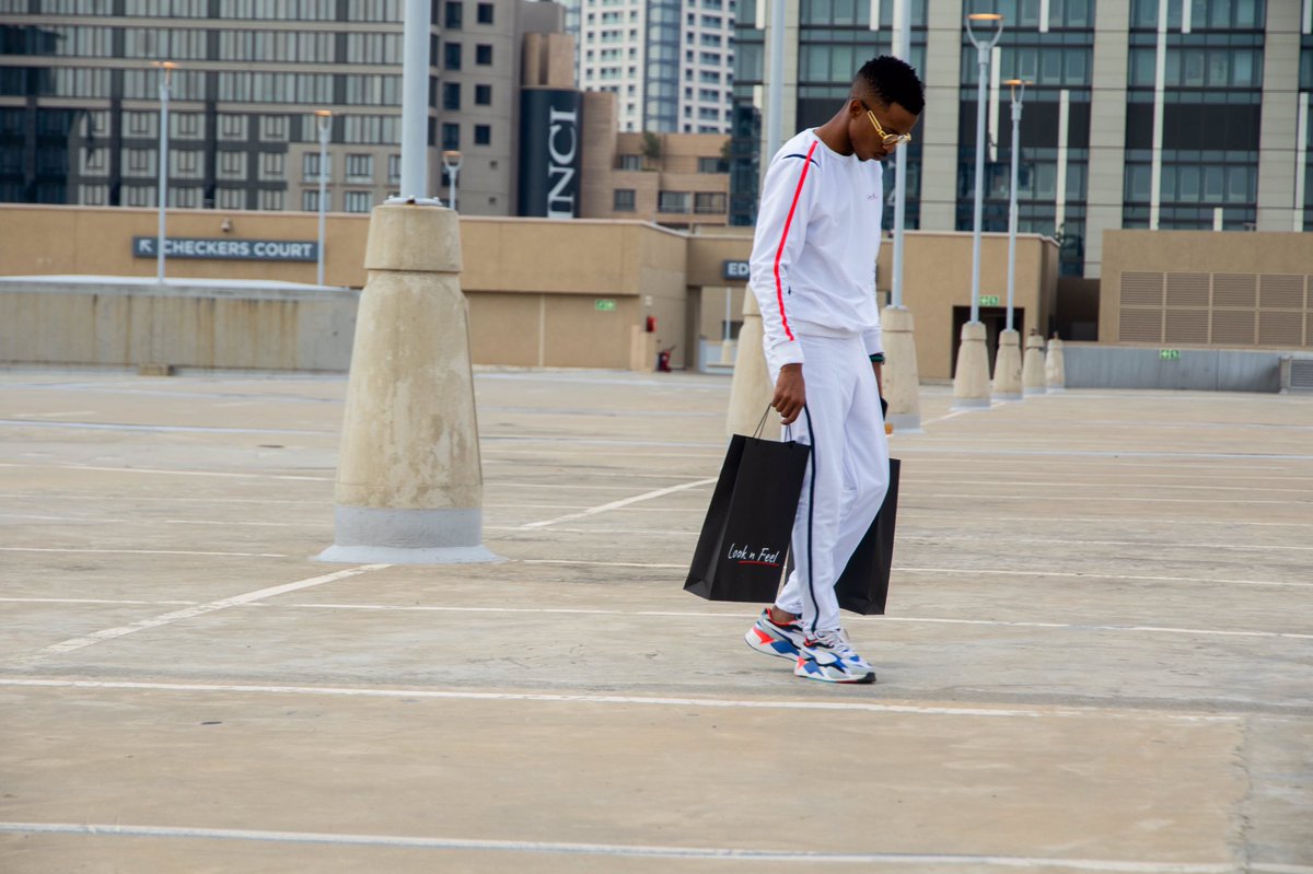 ntlantlaZondo's tweet image. #IWasInFirstYear would get myself the Look n Feel Liminal tracksuits so I don’t look like I was only cute where I come from