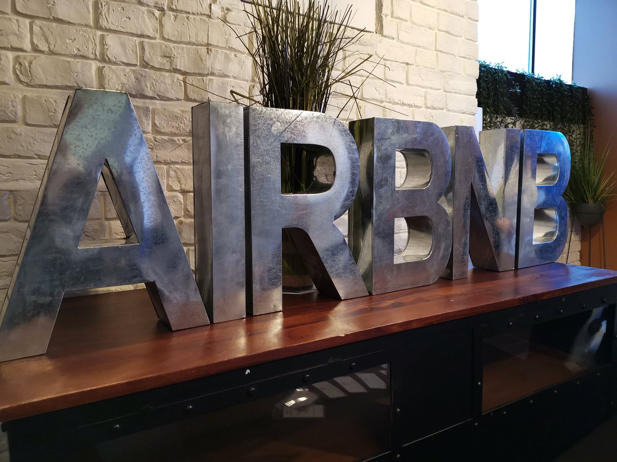 uplt06's tweet photo. En direct du #Airbnb pro host summit Paris https://t.co/fdLatPvb0e
