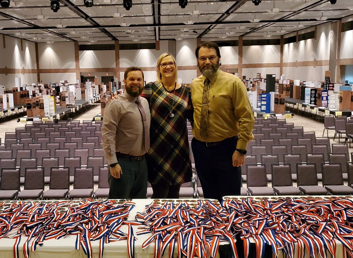 AdamsPhysics's tweet image. Science fair day! Public viewing starts at 4. Come see all the great scientists in their natural habitat! Plano event center.
#planolearns #teamscience @DivaOfScience @mwlindsey @ash_helms #pisdsciencefair