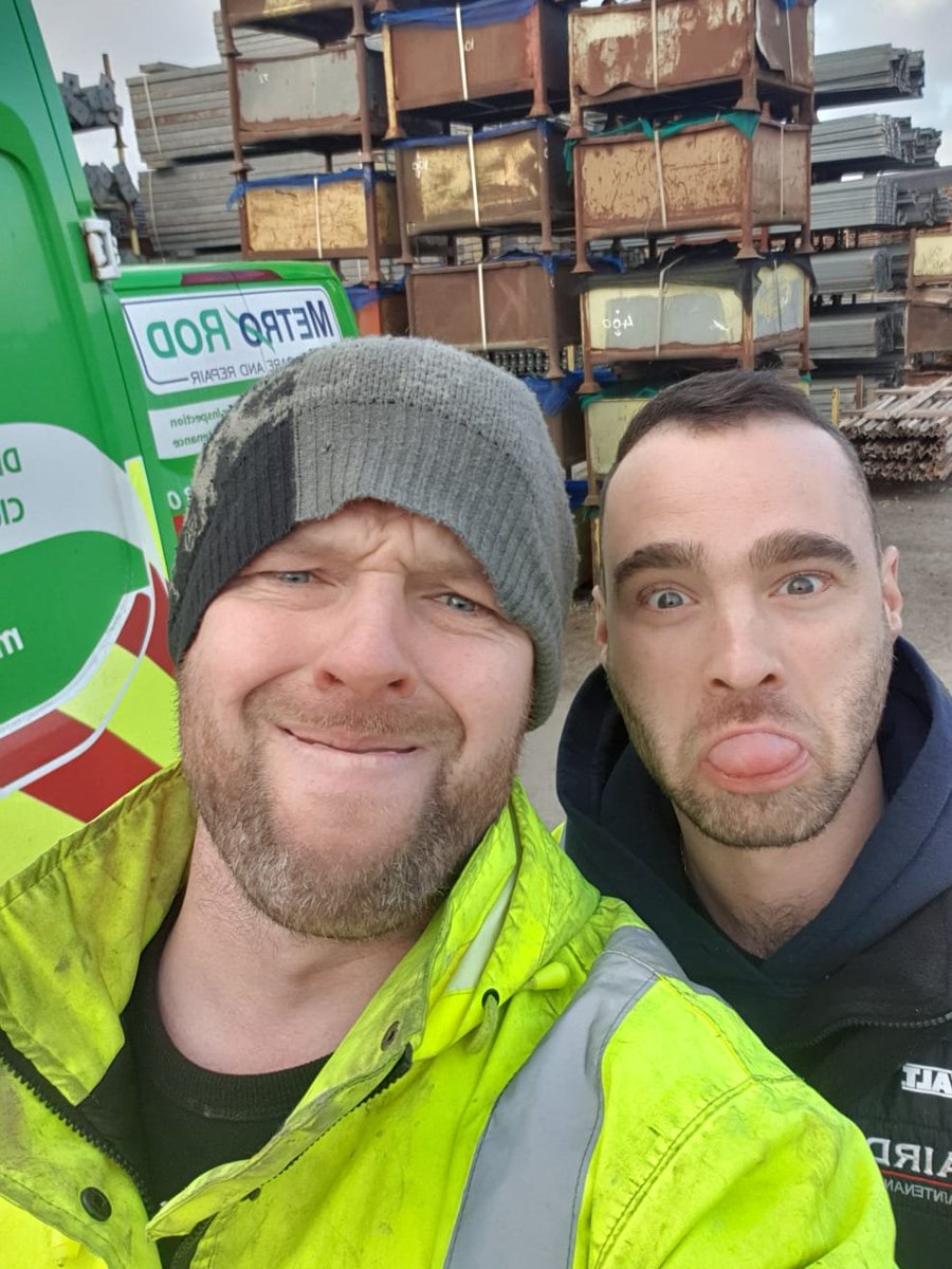 MetroRodGlasgow's tweet photo. When you ask your engineers to send you a selfie..... https://t.co/dtQXbeKrdN