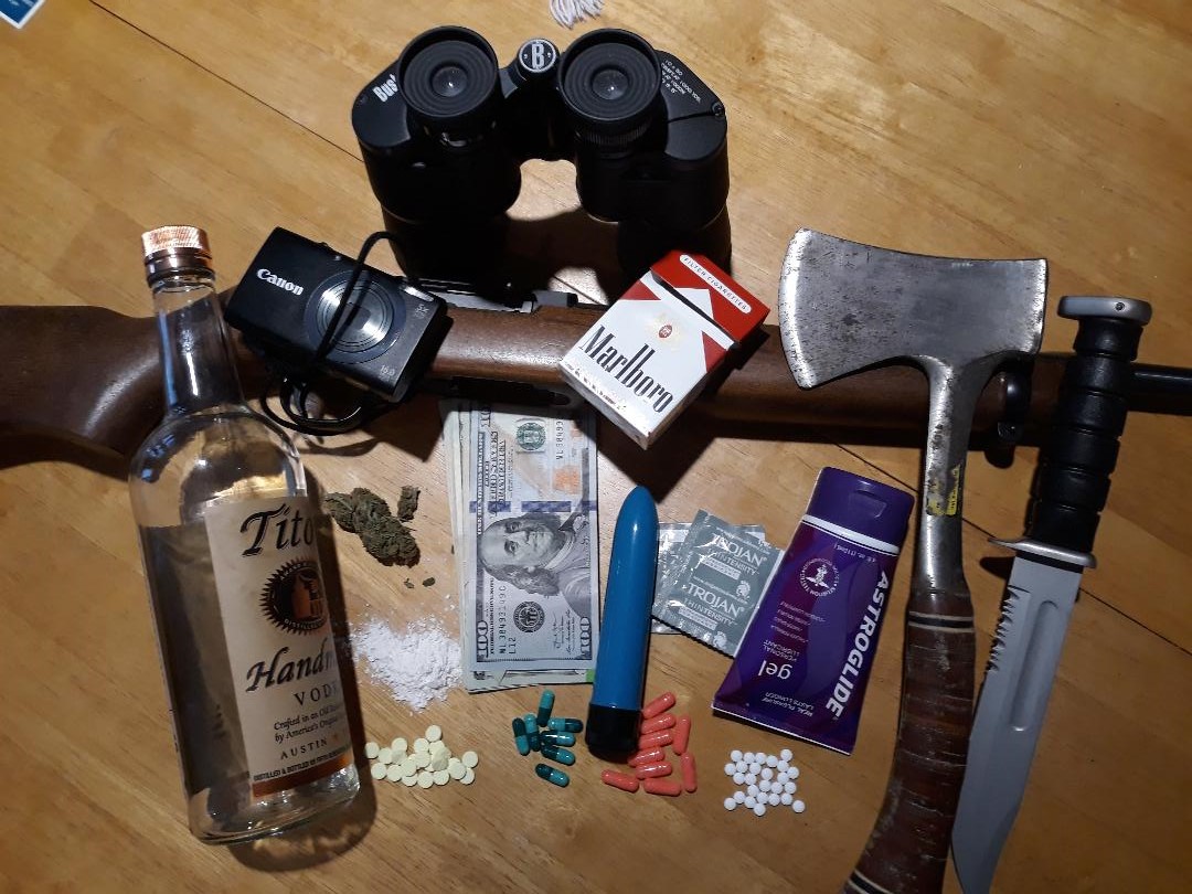 TheBeAManGuy's tweet photo. What else do I need to pack besides my Bible, Budweiser, and Berretta?  LFG!!!!!!!!!!!!!!!!!!!!!!!!!!!!!!!!!!!! @MinihaneShow @SportyMcKenzie @BlindMike_ @steverob @kirkmin @KirksIntern @InternJustin96 @GregHillShowTH1 @ChrisWakefield_ @laurlintaylor @minifanwives @TJ_Hubbard https://t.co/0bpnHdC4uB