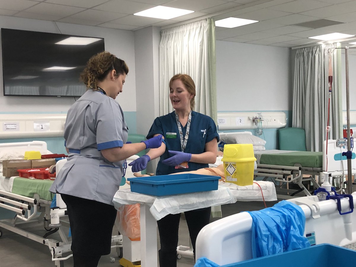 ClaireBear53's tweet photo. Clinical skills with the level 4 foundation degree students today @solentuni @SolentUniHDAs @SolentUniTNA @SolentUniAPs https://t.co/WVigYEaK3A