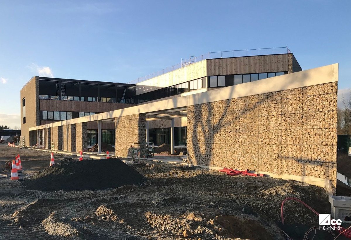 aceingenierie's tweet photo. 🏁 Dernière ligne droite sur le #chantier du nouveau #siège social de l’Entreprise #CHARIER à #Couëron (44) avant la livraison prévue Fin Février 2020.
#passivhaus #pierreetbois
🔀 https://t.co/muMVcQGwxK
#aceingenierie #abccontractant https://t.co/MsnkqNl750
