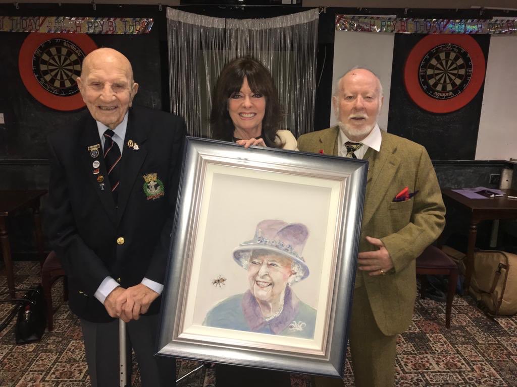 vickimichelle's tweet photo. Privileged to meet these amazing people @SsafaSouthend lunch club 4th anniversary. Incredible stories #heroes This country owes them so much. Proud to be Ambassador @SSAFA #DannyShelley #JohnBessell #JohnHalsey #KevinPike #PatNixon #BruceRevell #MicheleTurnerEverett #RachelBraier https://t.co/InqLi0UHzd