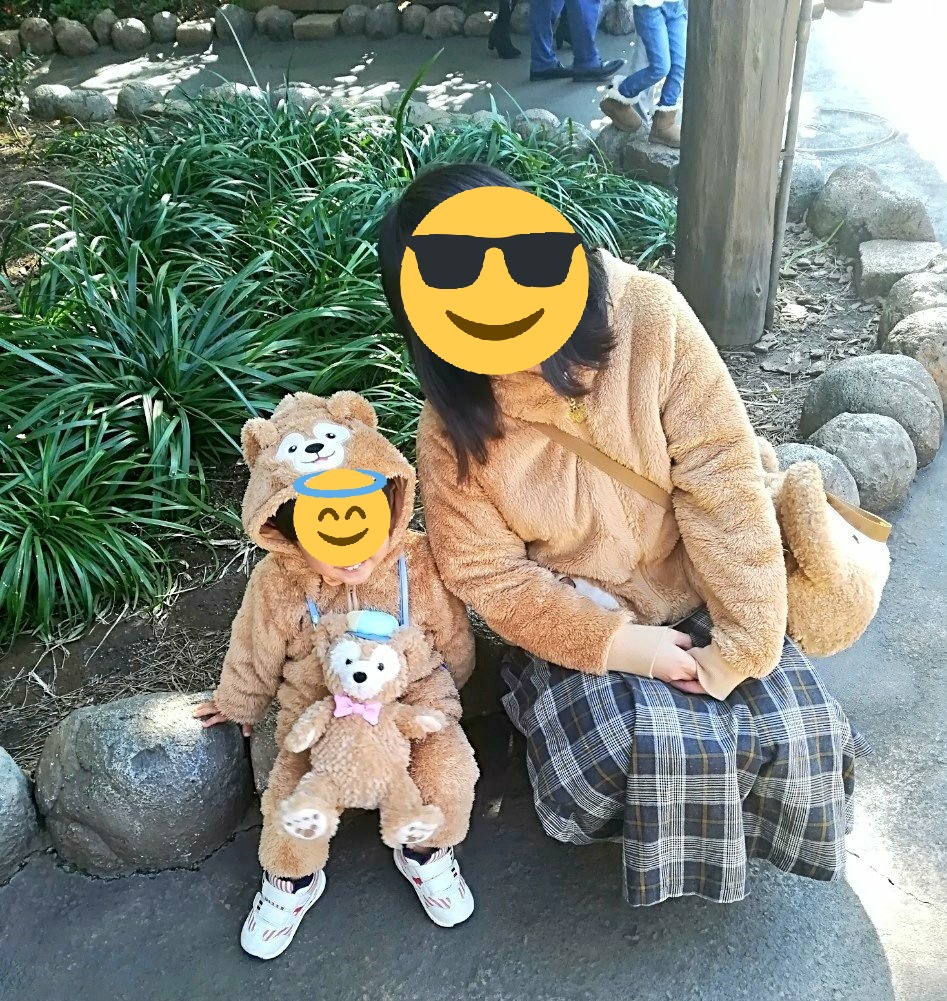 日帰りでディズニーシーに行ってきました!
ダッフィーロンパくそかわ!「赤ちゃん、ちゃう!」と二日前まで着てくれなかったので当日着てくれてホッとしました?母の夢を叶えてくれてありがと、最高に可愛い。
母はダッフィー、息子氏はミッキーミニーに会いたいとグリ巡りました? 