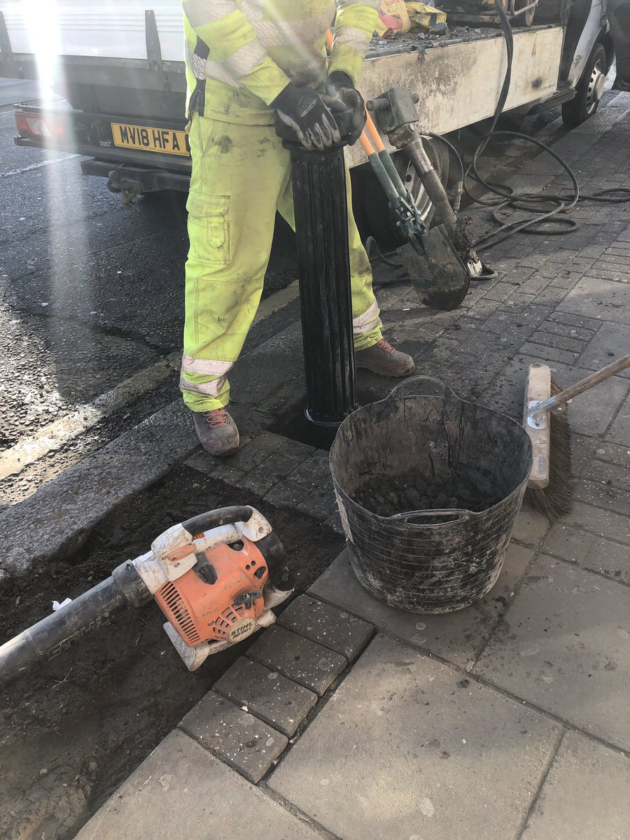 HarlesdenOrg's tweet photo. FINALLY! The Tree-lined street on Park Parade, Harlesden/Kensal Green is under way! https://t.co/VzCZOWc3Ku