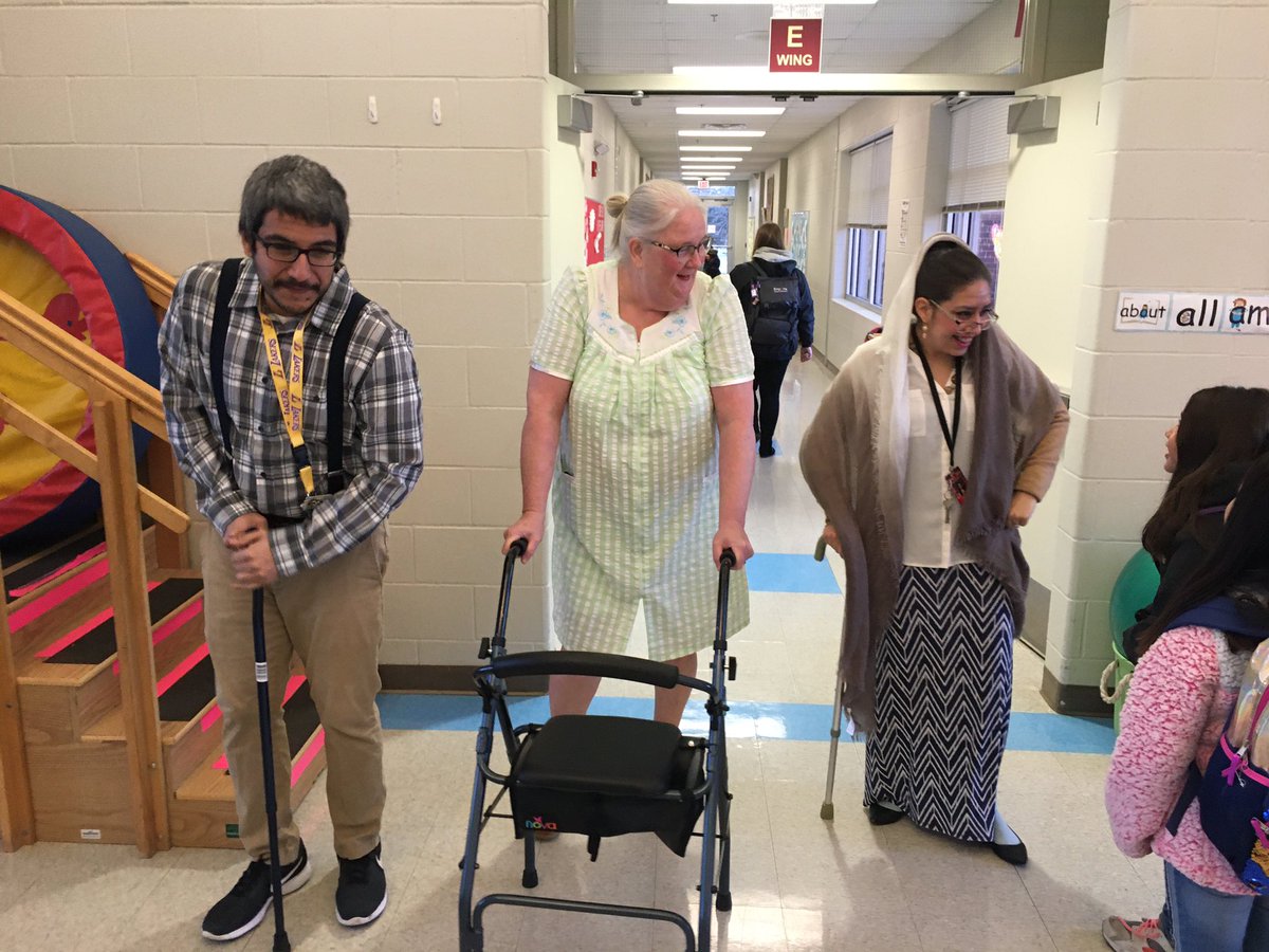riv_tigers's tweet photo. A 100 years of school or... a maybe just a hundred days?? Regardless our kindergarten teachers are enjoying it and so are the kids!!!! #EmporiaProud https://t.co/M77I8JUbFl