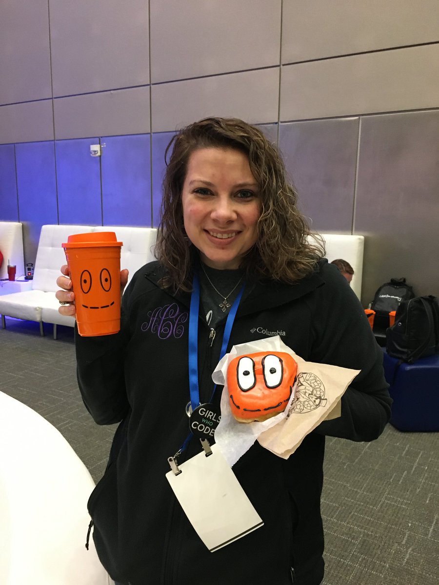 AimeeChach's tweet image. #startyourdaywithbrainpop #TCEA2020 Thanks @brainpop for the donuts and coffee this morning!