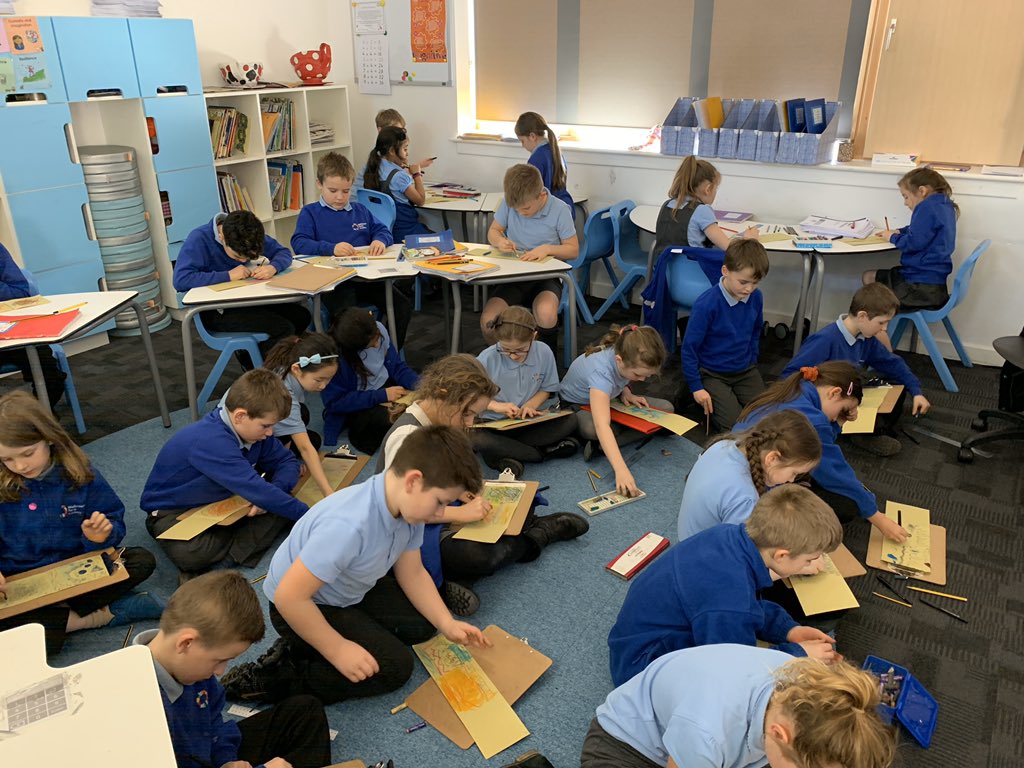 Listening to three pieces of music and expressing how they make us feel through art 👩🏼‍🎨🧑🏼‍🎨 🎨 #wfamusicians #wfaartists <a href="/WFAtheArtists/">The Arts @ Wallscourt Farm Academy</a>
