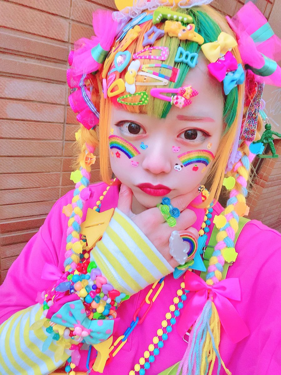 kirakirananiku's tweet photo. 最強アタシ😇💖💛💚💙💜 https://t.co/pi5c2NcPPK