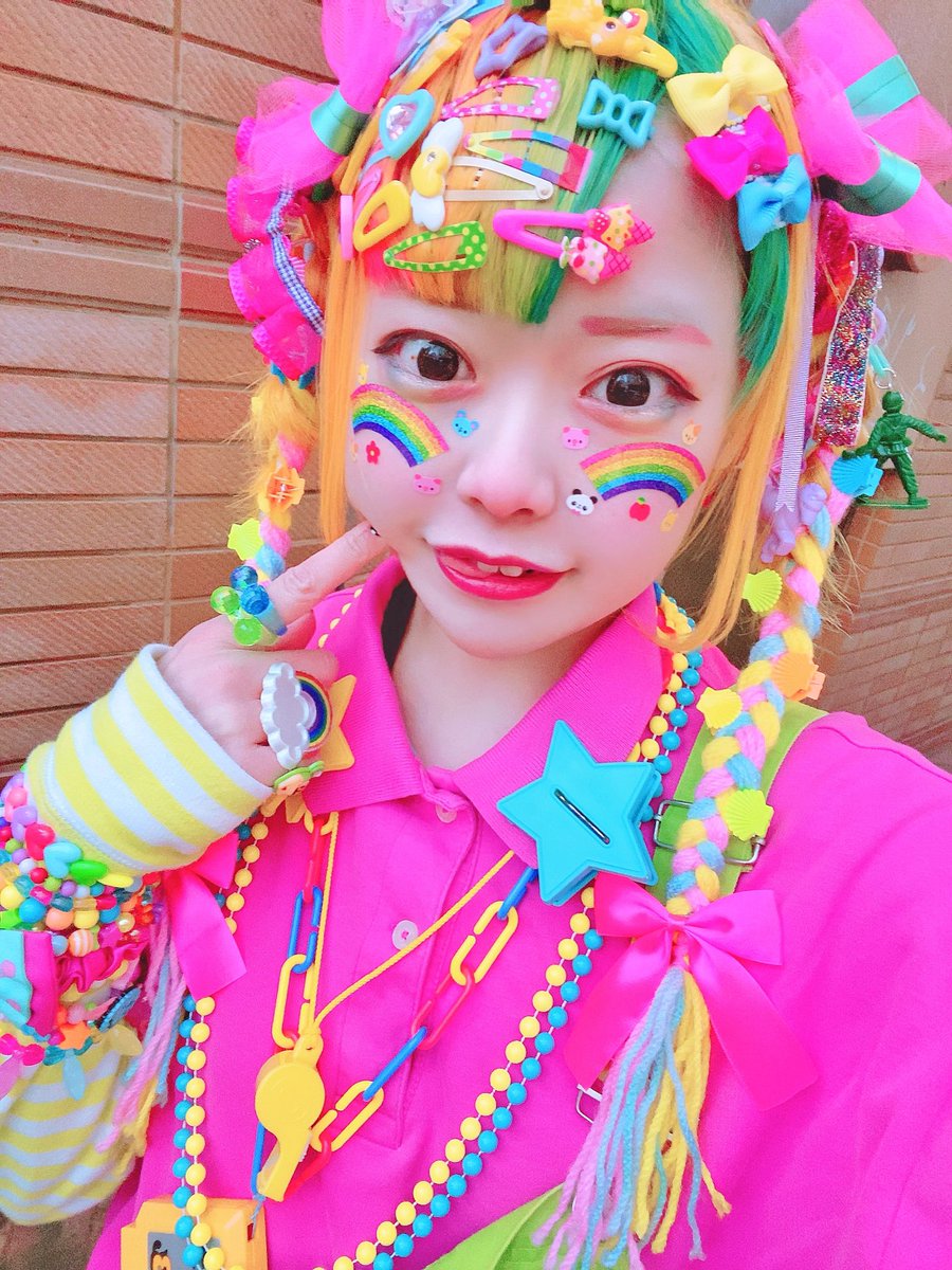 kirakirananiku's tweet photo. 最強アタシ😇💖💛💚💙💜 https://t.co/pi5c2NcPPK