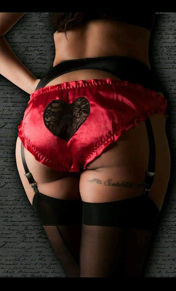 Not long til #ValentinesDay2020 - we have one last appointment on Sunday #boudoirphotography #liverpool