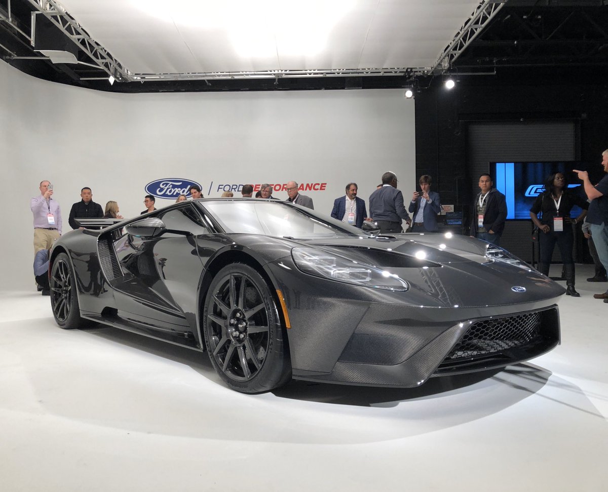 zacpalmerr's tweet photo. A little pre auto show party with the Liquid Carbon 2020 Ford GT. There is a LOT of carbon fiber to look at here. Ford also says it’ll be about $750k and  will make about 12 per year. @therealautoblog https://t.co/Spnk1xCBqW