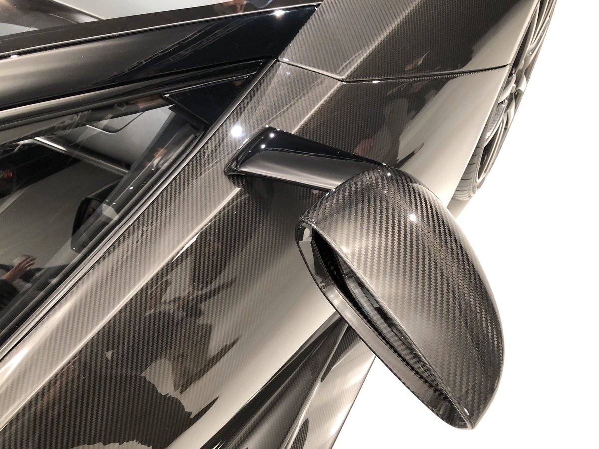 zacpalmerr's tweet photo. A little pre auto show party with the Liquid Carbon 2020 Ford GT. There is a LOT of carbon fiber to look at here. Ford also says it’ll be about $750k and  will make about 12 per year. @therealautoblog https://t.co/Spnk1xCBqW