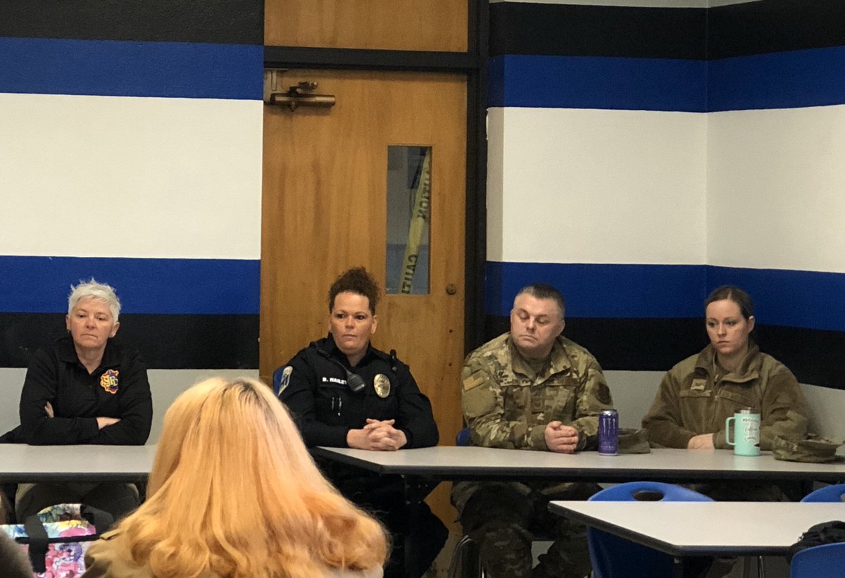 smdudeck's tweet photo. Thank you to our amazing Public Safety panel and @JodiBloemker with United Way for putting on an excellent Breakfast with the Experts presentation this morning @CHS_Indians! #SJSDproud https://t.co/g2yVRVorcW