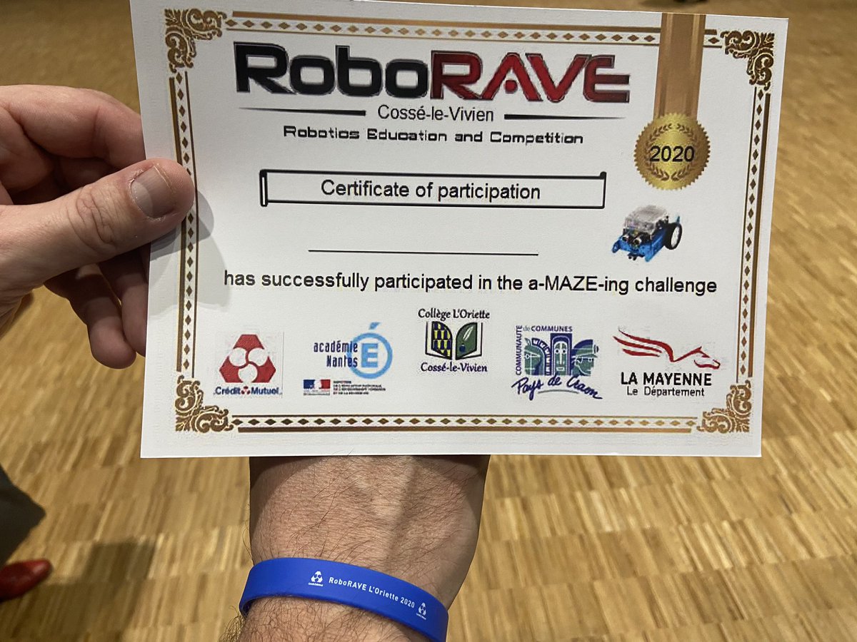clangouet2017's tweet photo. le #Collège de l’@l_oriette organisait sa #Roborave pour 162 élèves de 6ème et de CM2 du secteur de #CosseleVivien avec la participation du #CIAS du #PaysdeCraon et des @CadetsSecCivCos Merci aux enseignants et aux parents d’élèves  @lamayenne @CMMABN @RoboRAVE53 https://t.co/FgpM0FuMjK