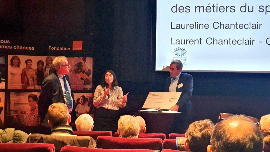 OrangeIDF's tweet photo. Remise des prix aux associations soutenues par des salariés d'@OrangeIDF qui oeuvrent dans le domaine de la culture, la santé et l'inclusion numérique.
#Bicycle
#CulturesduCoeur @valdemarne_94
#EcoleEnchantiée
#ExpliCité
#Genespoir
#LesCentresRelier
#OMJA
#MOV
#solidarité https://t.co/0XgNVL1CBf