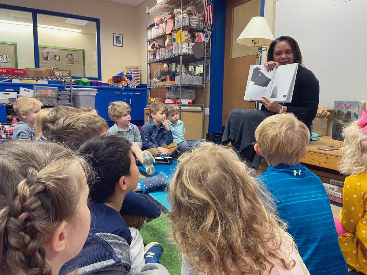MakeSomeArt's tweet image. PreK students are reading “Petra” by Marianna Coppo before they begin painting and describing their pet rocks. #TrinityLearns